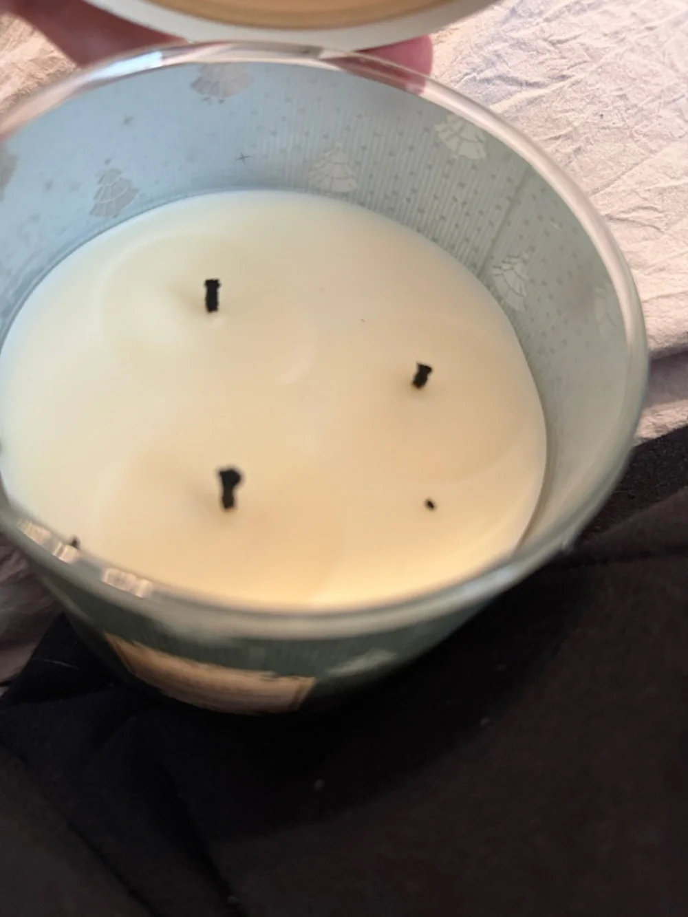 White Barn Balsam & Firewood Scented Candle - Green - Picture 2 of 3